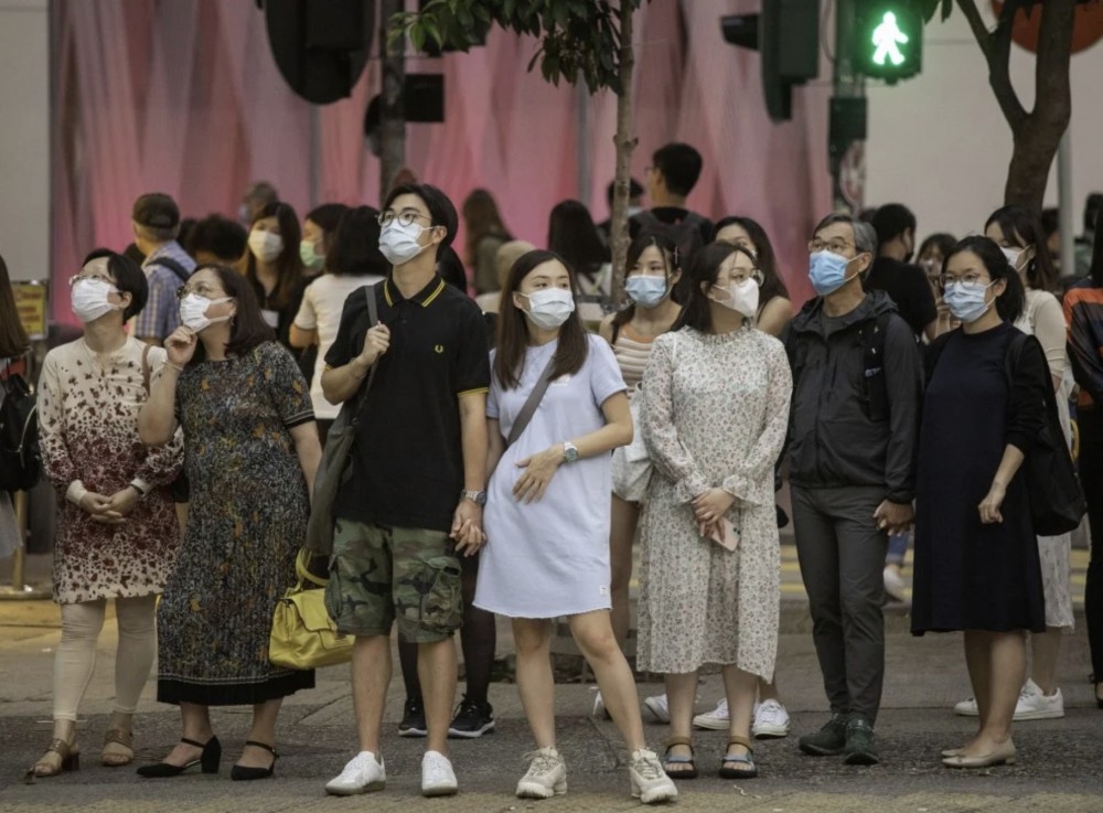 而阻斷硫酸乙酰肝素與新冠病毒結合,可將病毒量大減逾9成,故加入「肝素」移除酸乙酰肝素,料可成為日後治療新方案。