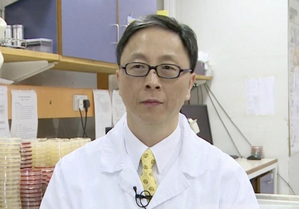 何栢良表示,昨日起全面禁堂食後,情況「慘不忍睹」,不停問「香港人做錯咩」 。