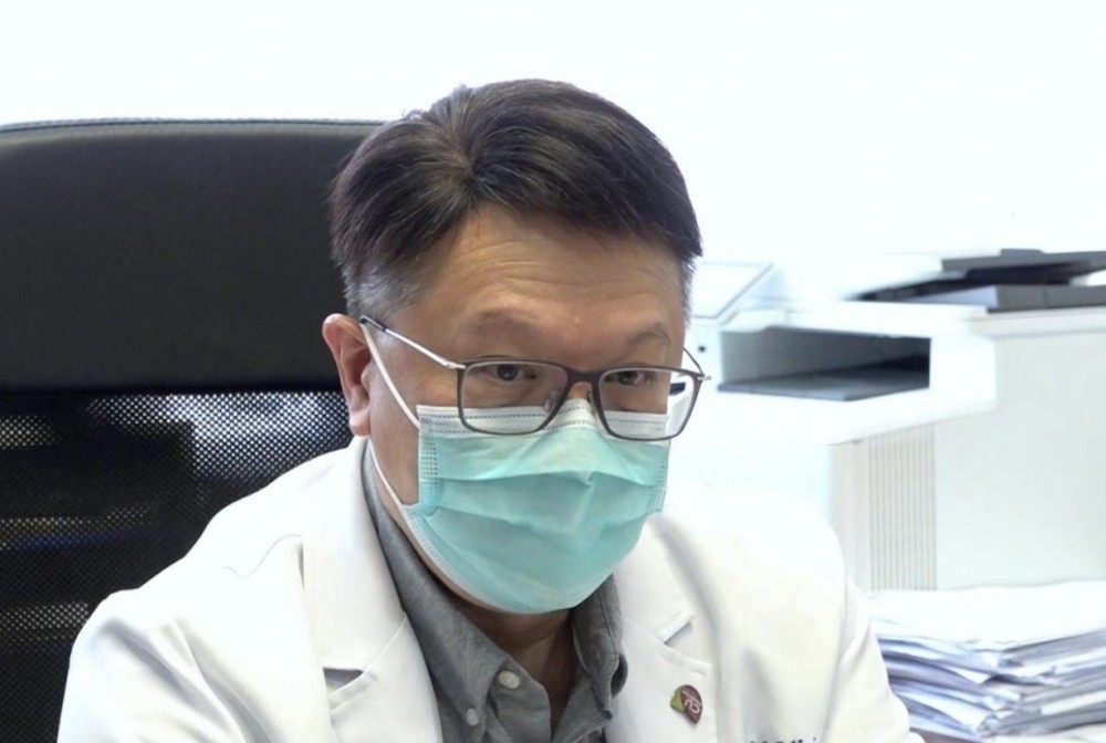 許樹昌今(8日)在港台節目《千禧年代》形容,本港確診數字下降得太緩慢,需加快追蹤患者接觸者及送檢速度。