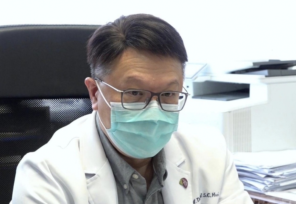 中大呼吸系統科講座教授許樹昌表示,已建議政府考慮公務員在家工作。