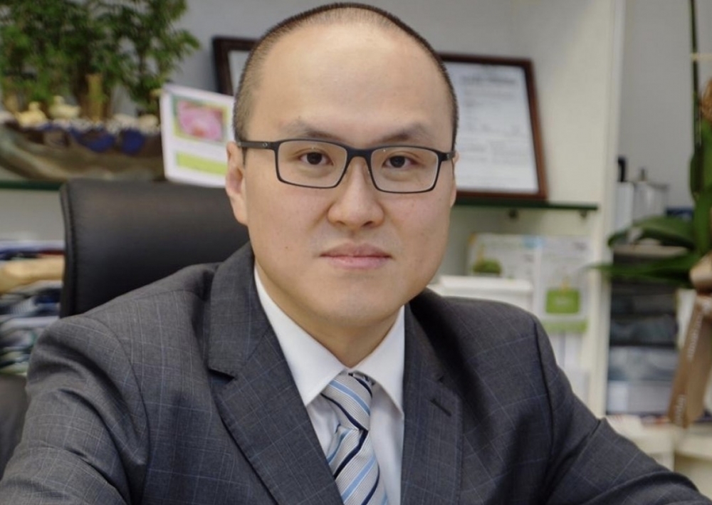 醫學會傳染病顧問委員會聯席主席曾祈殷指,有必要對爆疫大廈實施禁足令。
