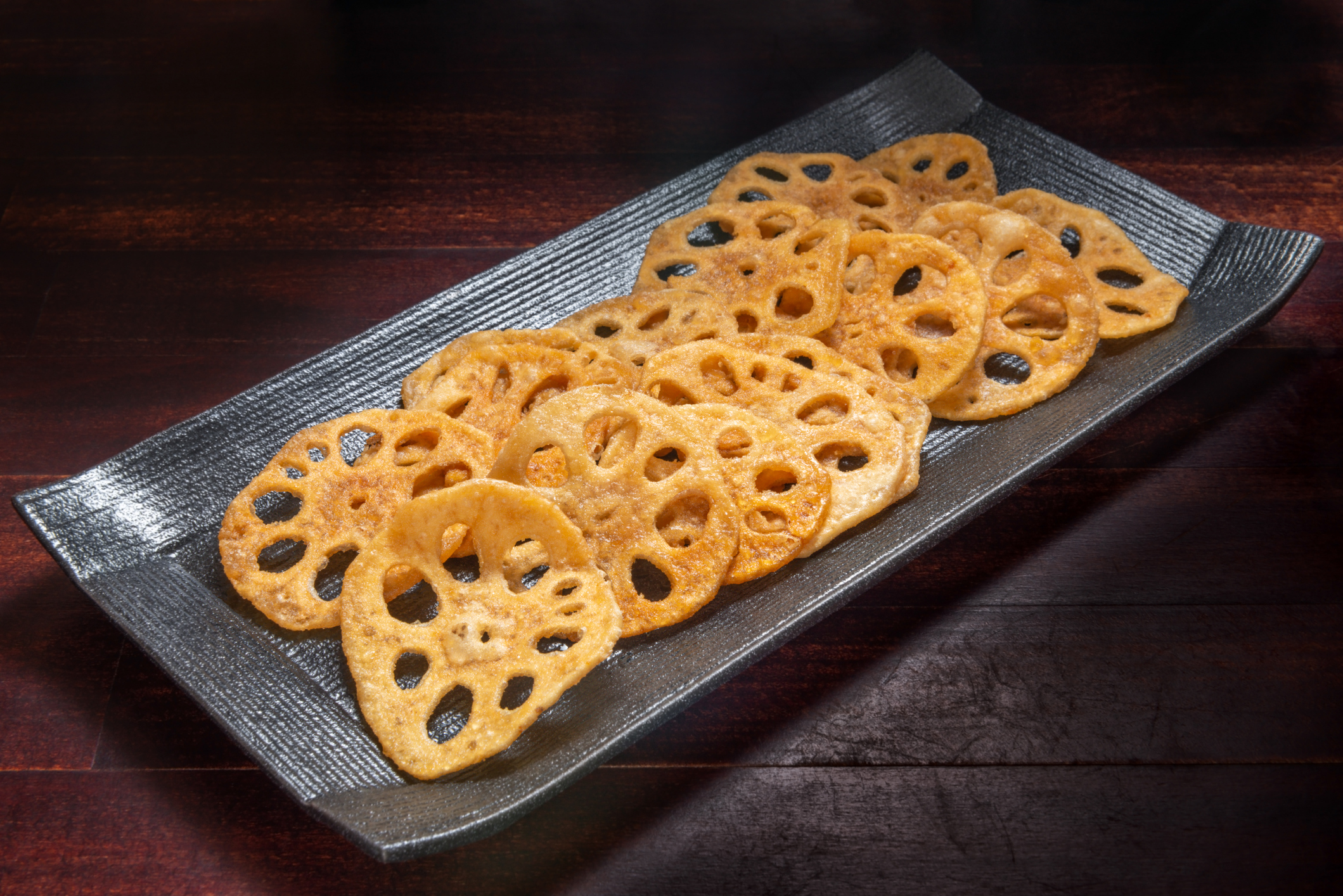 酥炸蓮藕片做法。