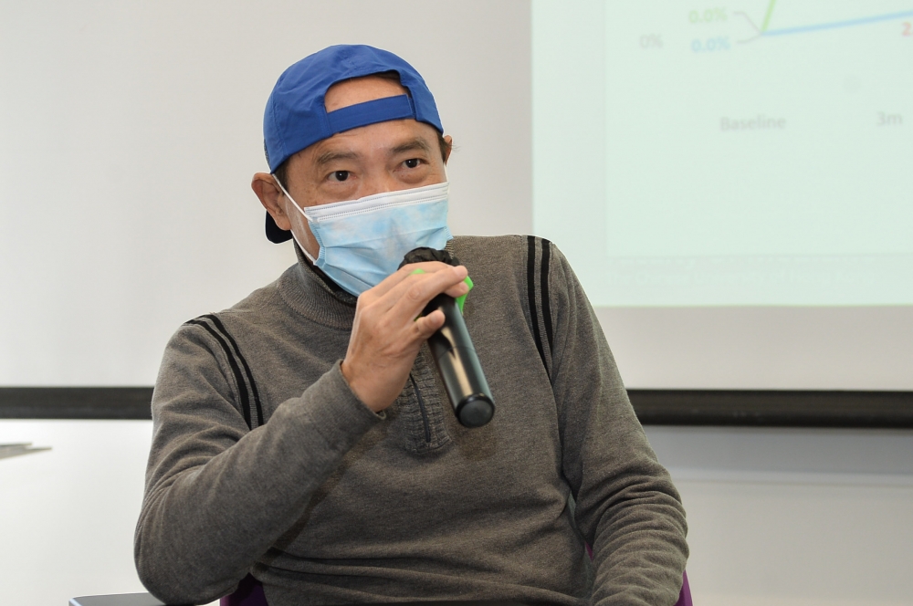 69歲的譚先生受排尿問題困擾近廿年,進行手術後兩星期症狀已消除。