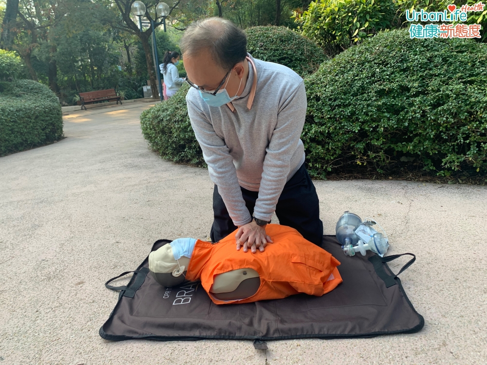 疫情下進行即時心臟急救有3步曲。