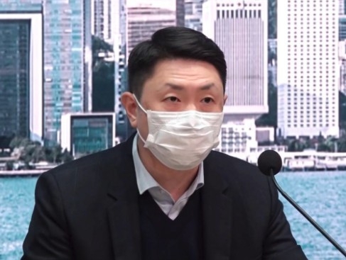 負責港大接種混合疫苗研究、新冠疫苗臨床事件評估專家委員會共同召集人孔繁毅表示,混合接種疫苗的抗體水平可能比單一疫苗高,或可提高保護力。