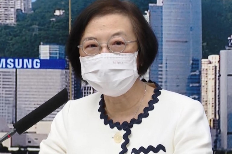 食物及衞生局局長陳肇始今早(30日)表示,目前本港沒有條件大規模放寬防疫措施。