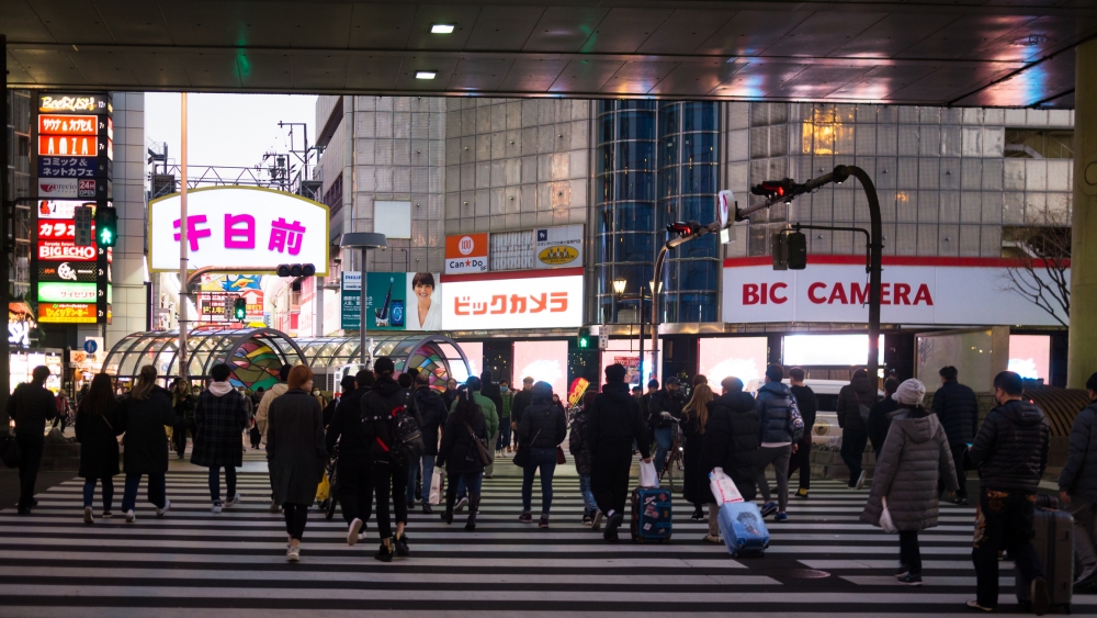 日本大阪府單日(7日)逾870宗新型冠狀病毒肺炎確診個案,再創新高。