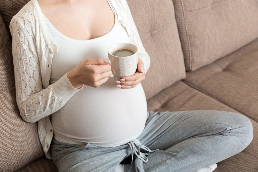 一般孕婦和授乳婦女應限制咖啡因的攝取量於每日不超過200至300毫克。