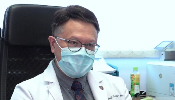 政府專家顧問、中大呼吸系統科講座教授許樹昌今早(19日)表示,首宗在社區出現的變種新冠病毒感染個案或非本地染疫。