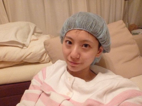 麻由美真堅忍手術後的痛楚和治療的副作用,如噁心、掉髮、容易生病等,參與了為期兩天的公演的第二天。