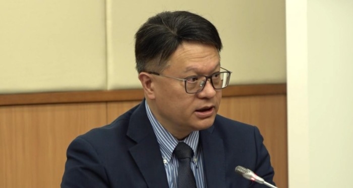 衛生防護中心轄下新發現及動物傳染病科學委員會主席許樹昌昨日(20日)引述最新研究指兩款疫苗對南非變種病毒的有效率下跌。