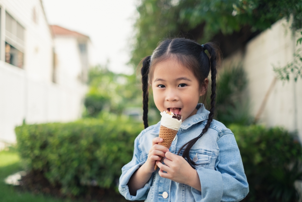 之所以推介BB手足口病吃雪糕,乃因為這類清涼食品可幫助麻痺長水疱之部位,尤其指有吞嚥困難的BB和幼兒。