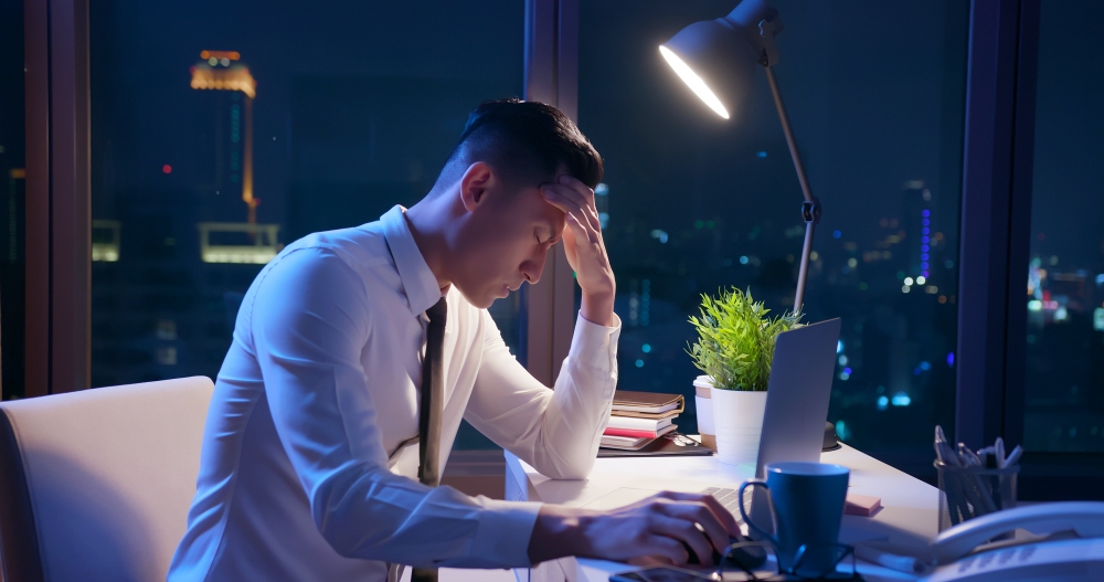 焦慮驚恐症病患經常會突如其來、無緣無故地感到驚慌,時刻生活在短暫但強烈的焦慮或恐懼中。