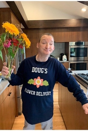 Doug Hershey天生患有「魯賓斯坦.泰必氏綜合症」,俗稱「大拇指症」。