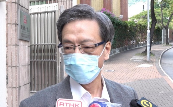 呼吸系統科專科醫生梁子超今(17日)認為,不論是否已接種新冠疫苗,當局應劃一要求所有從台抵港人士強制檢疫21日。