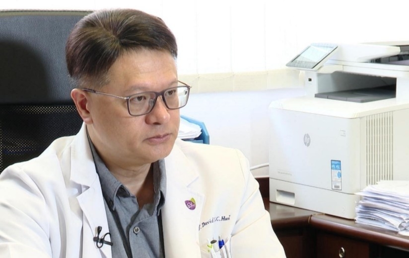 政府專家顧問許樹昌今(2日)指,復星藥廠的數據理想,暫時所有委員都支持降低年齡門檻,相信很容易能作出決定。