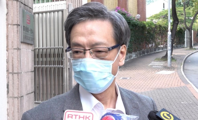 呼吸系統專科醫生梁子超今早(3日)表示,該個案或屬「假陽性」,提醒提供新冠疫苗接種服務的診所要做好防交叉污染措施。