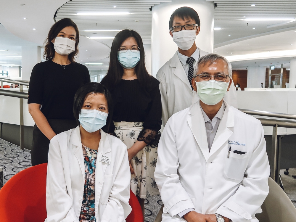 團隊鼓勵癌症康復者及其家人與醫護人員多討論使用替代補充療法的情況。