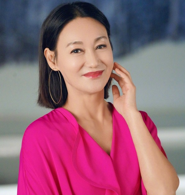 現年61歲的惠英紅近日於節目透露於事業低潮時曾患上抑鬱症。