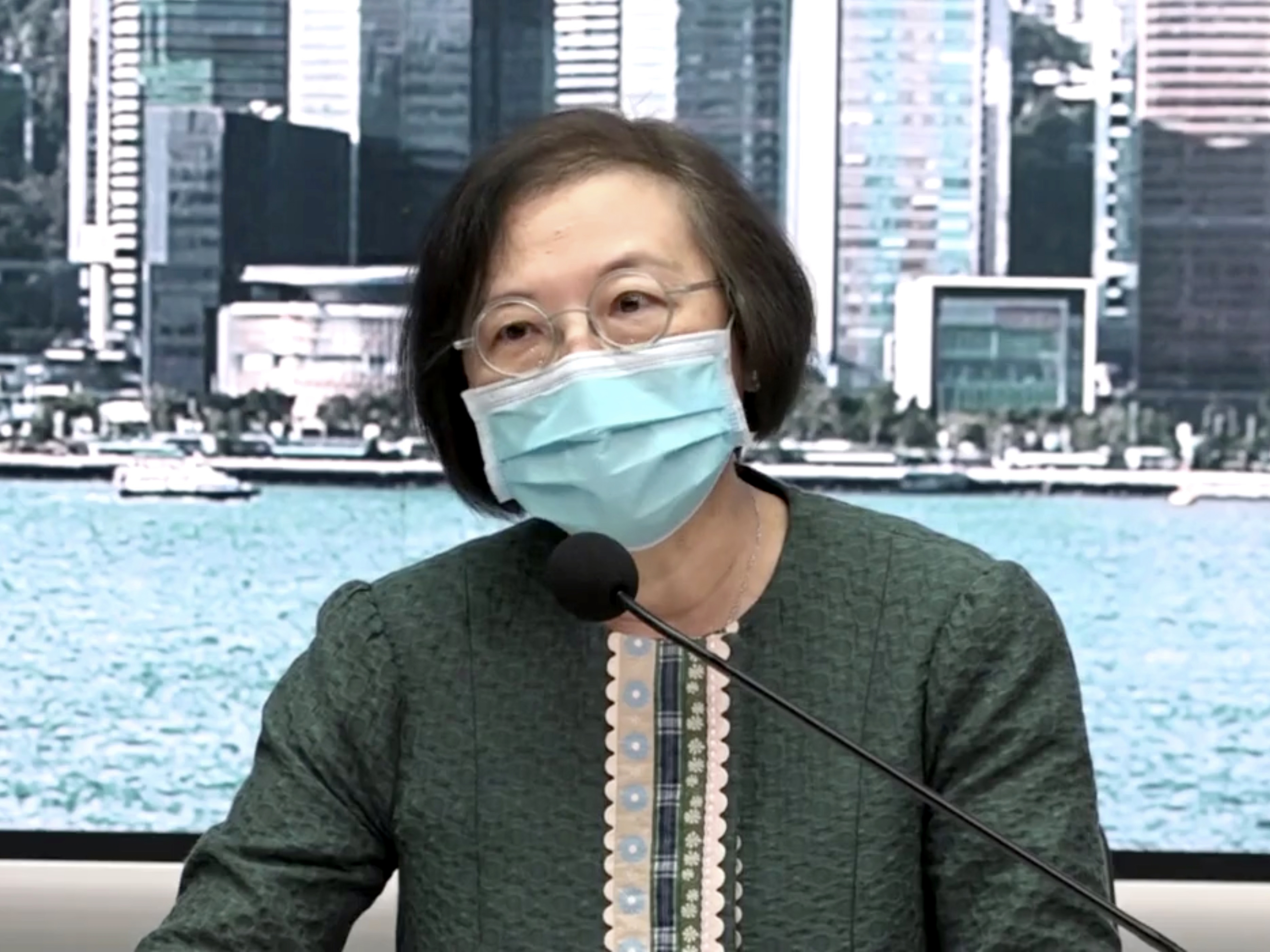 食物及衞生局局長陳肇始今早(22日)表示,相信D類食肆的人數上限再放寬,能吸引更多餐廳符合D類的資格。