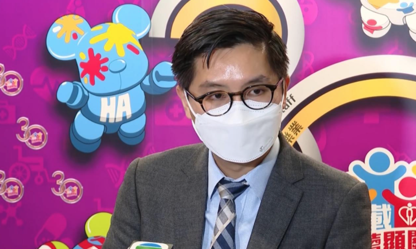 理工大學醫療科技及資訊學系副教授蕭傑恒今早(7日)指,該名女患者對比本港早前確診的變種病毒個案有10多個基因突變,有機會是由新的輸入個案走漏入社區。