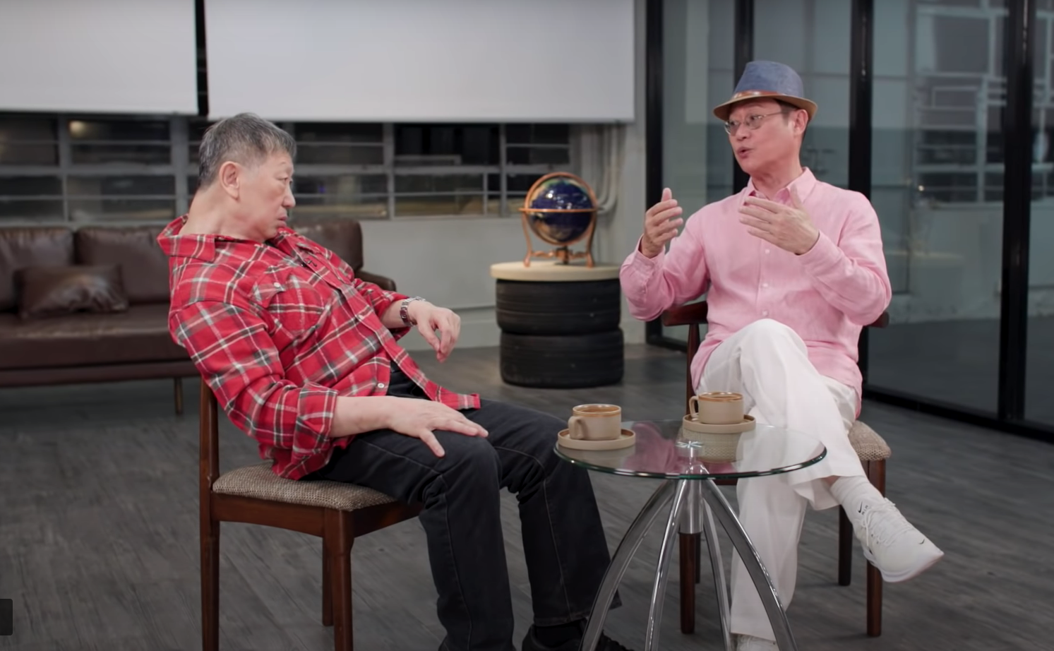 資深演員羅浩楷近年患上嚴重椎間盤突出,日前接受訪問時雖然精神不俗,但頸歪向左邊,而且有明顯駝背。