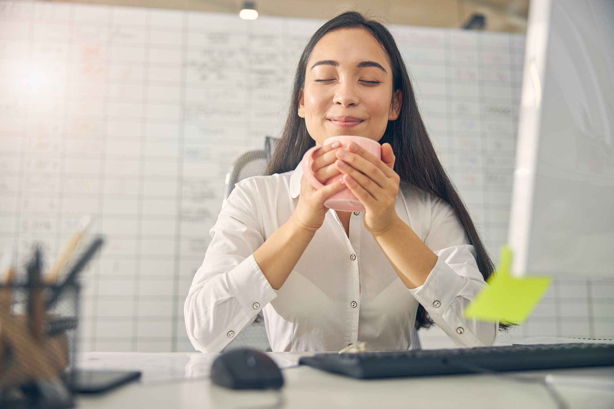 大多數的眼眉跳狀況只是因日常不良習慣所致，只要暫時轉移視線、閉目養神、熱敷眼睛，都能不藥而癒。