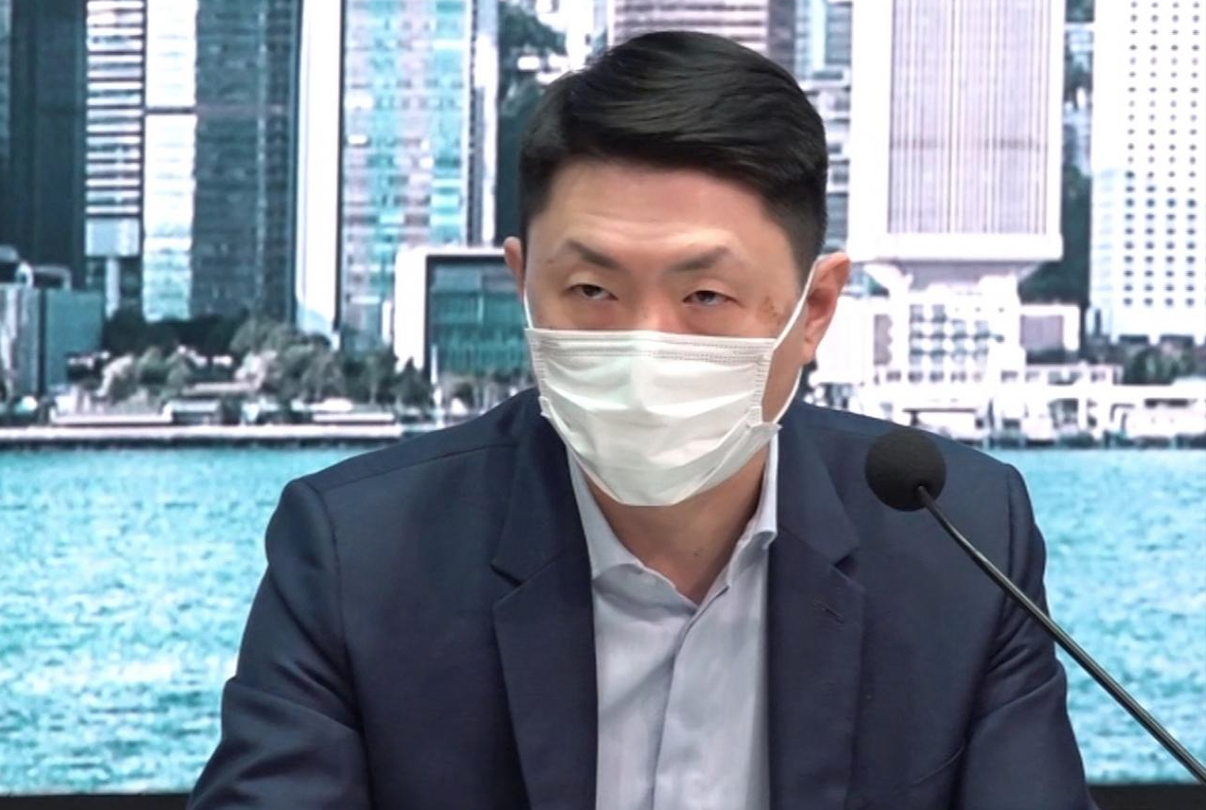 新冠疫苗顧問專家委員會成員孔繁毅今早(2日)指,若女子最終確診,很大機會是透過工作地點、接觸到隔離人士而受感染,需盡快找出源頭。