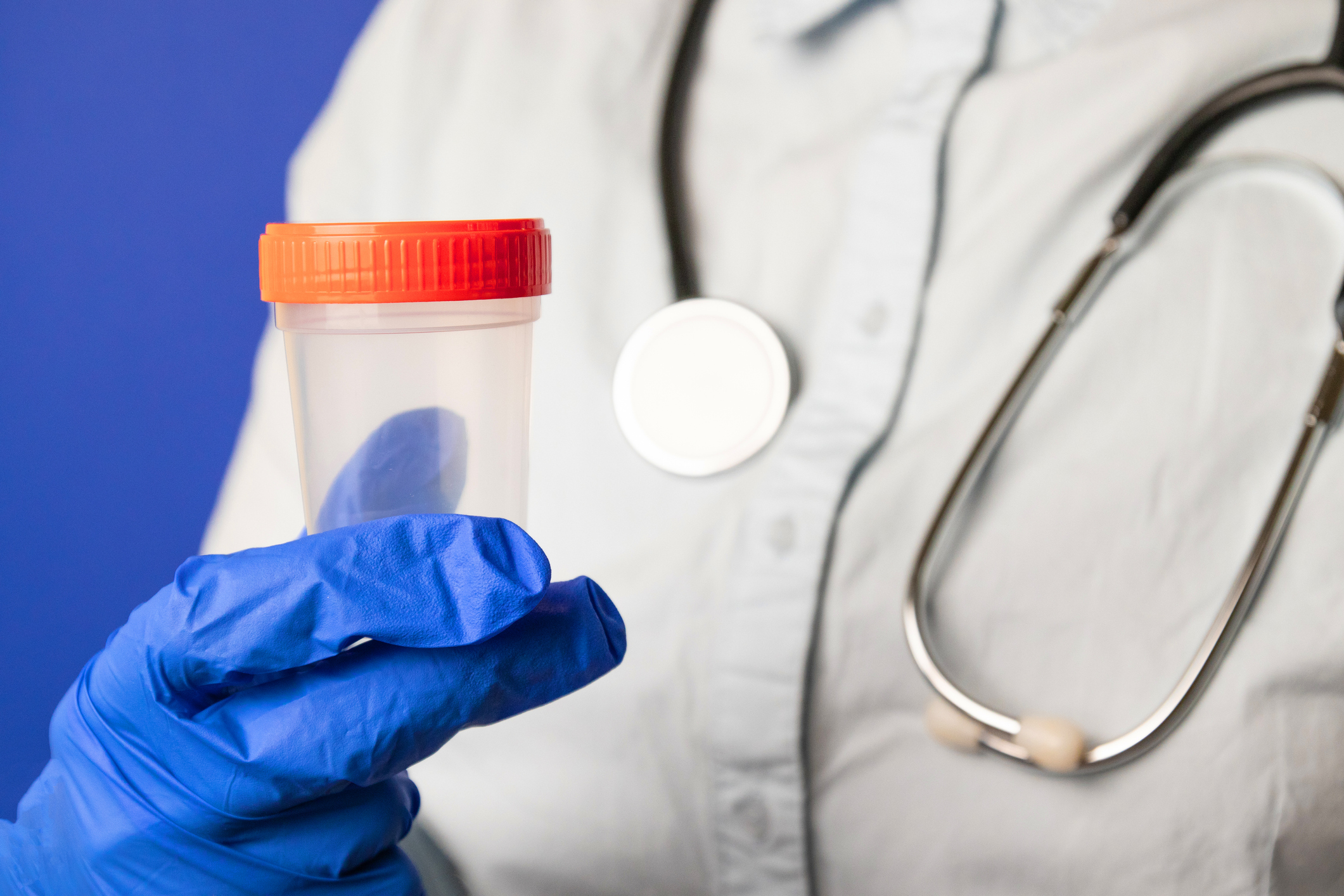 波蘭一家醫院有2名新冠肺炎患者因腸炎而要進行糞便移植,2日後新冠肺炎症狀竟然消失。