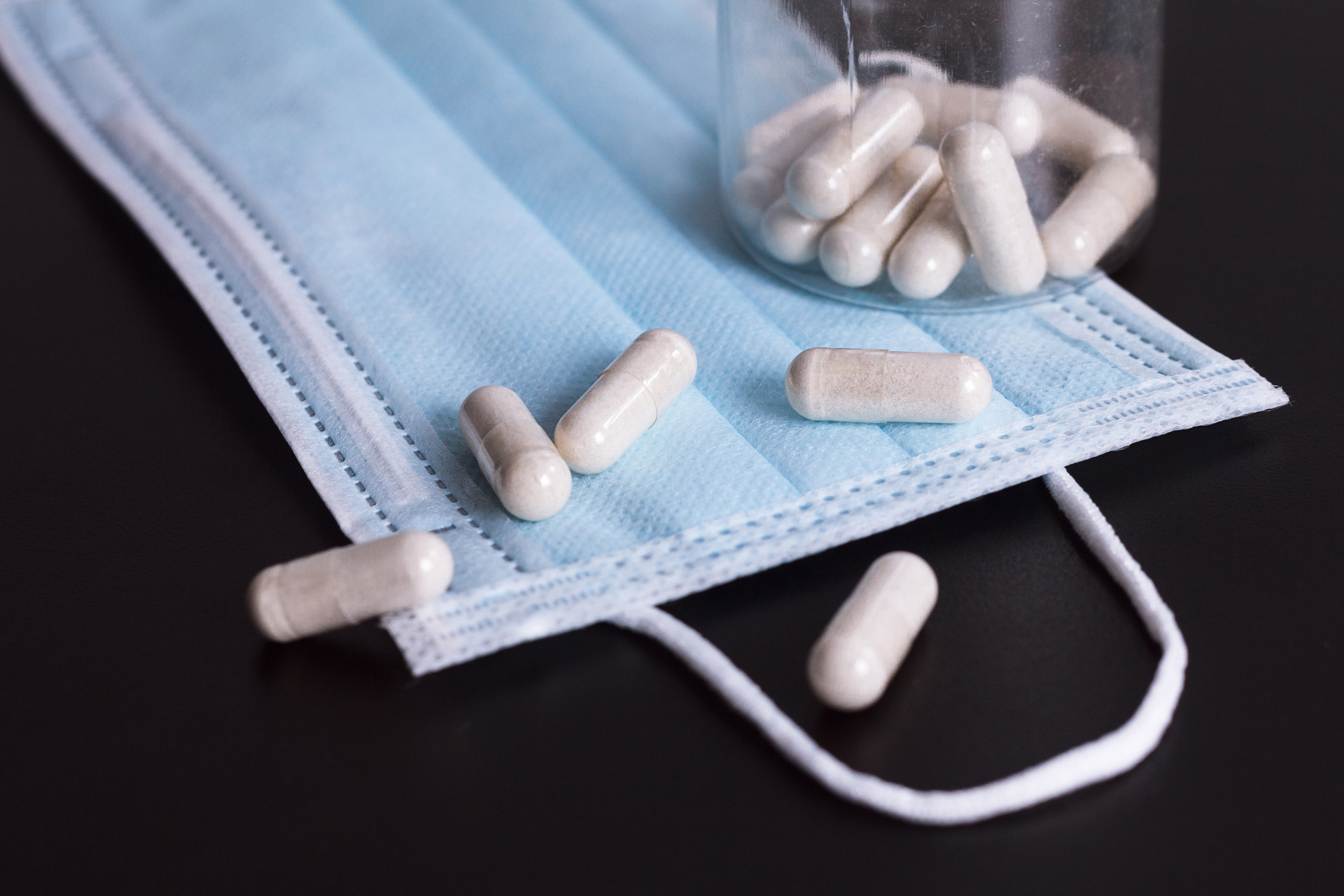 美國周三（7日）宣布與默沙東藥廠（Merck）達成協議，若其研發的新冠口服治療藥物獲FDA緊急使用授權，美國當局將用約12億美元，購買可作170萬個療程的治療藥物。