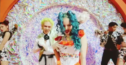 韓星泫雅在社交平台表示近日在MV拍攝期間暈倒。