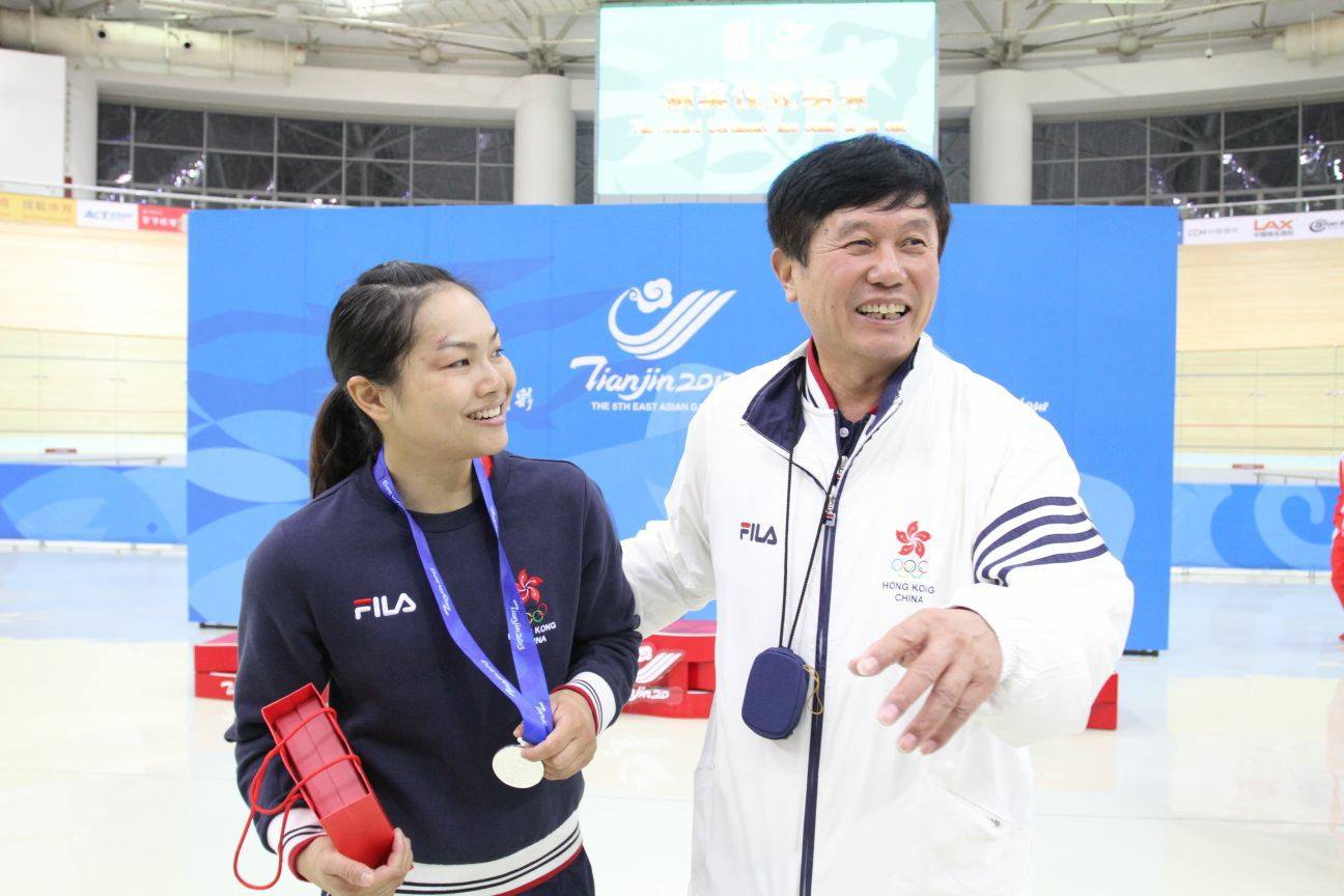 傷勢嚴重期間,她曾一度被教練、醫生建議其退役,但她並沒有因此而放棄單車夢,反而更努力訓練。