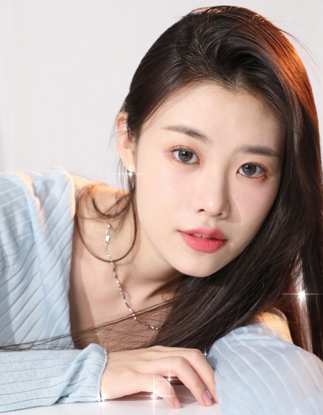 內地25歲美妝網紅「程十安an」坐擁過千萬粉絲,近日她拍片透露自己患上卵巢惡性腫瘤。