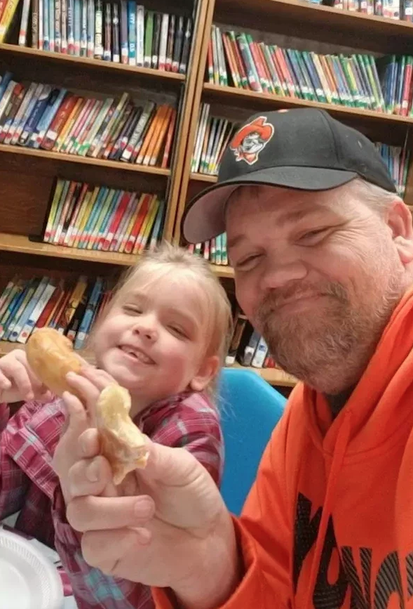 在5名孩子中，9歲的Hailee和爸爸都一樣喜歡吉普車，Chad生前更是當當地吉普車團體「Rejected Jeepers」的活躍成員。