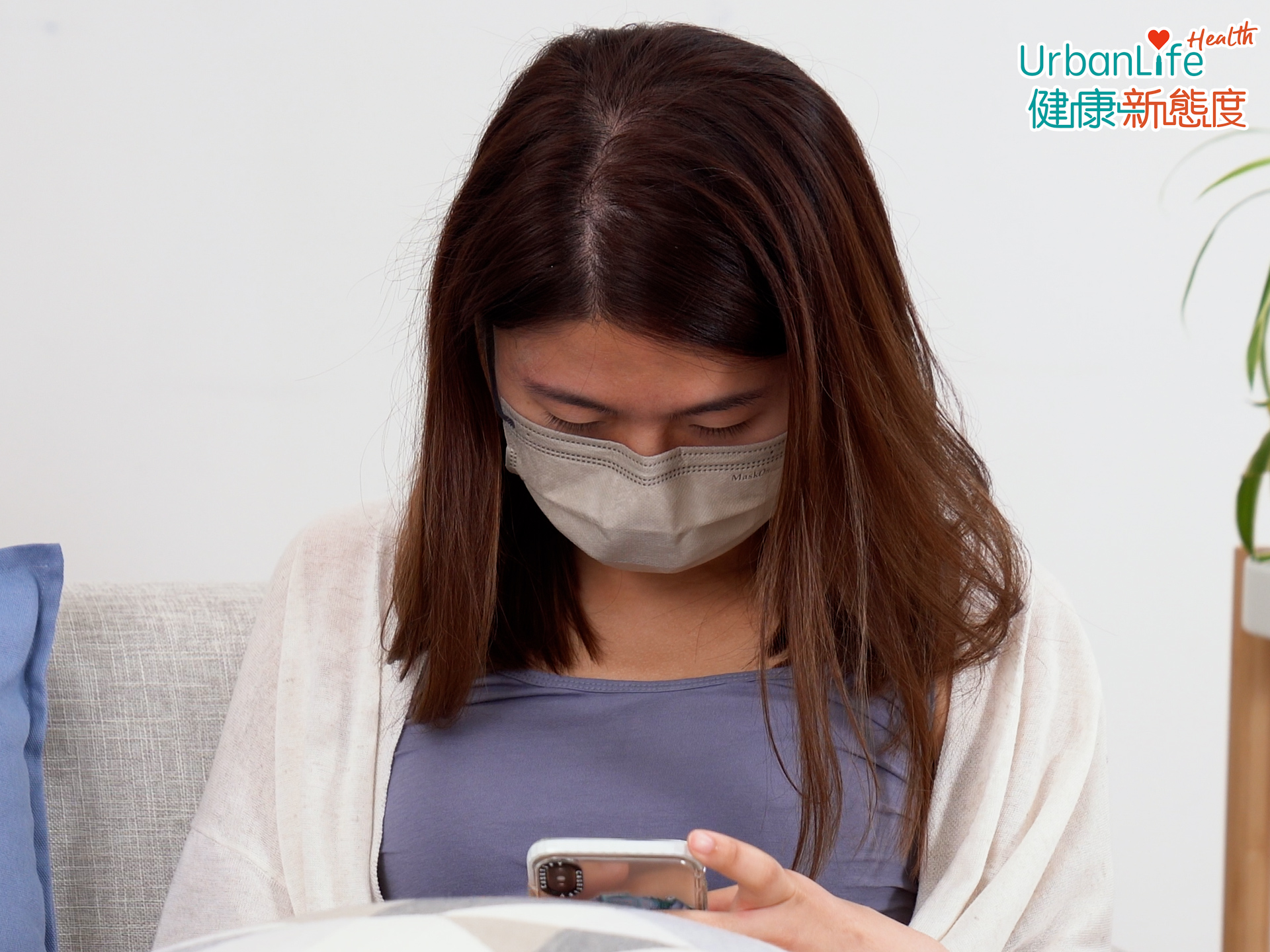 長期低頭工作,肌肉疲勞、緊張,導致頸椎勞損。