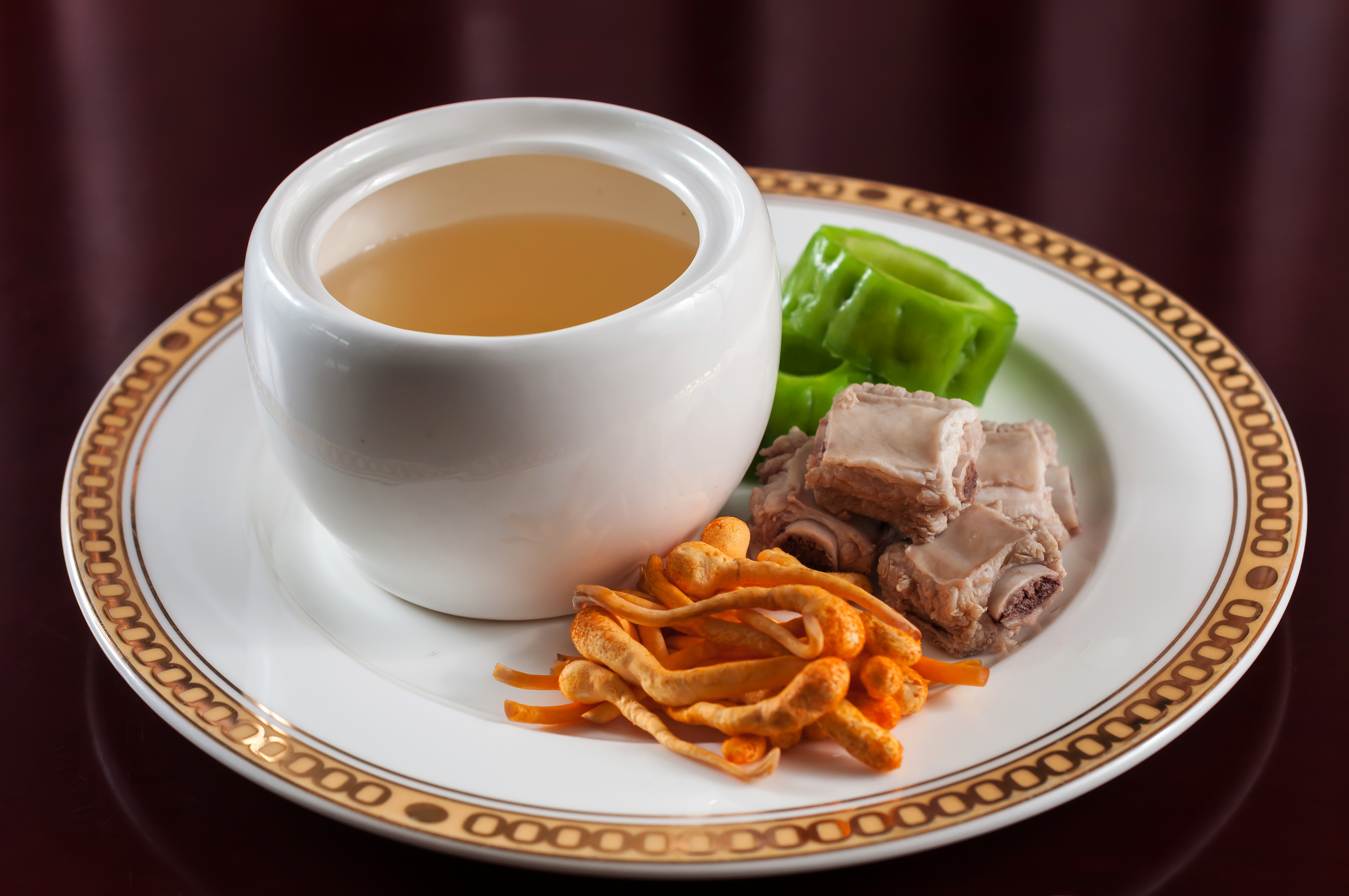 蟲草花苦瓜排骨湯