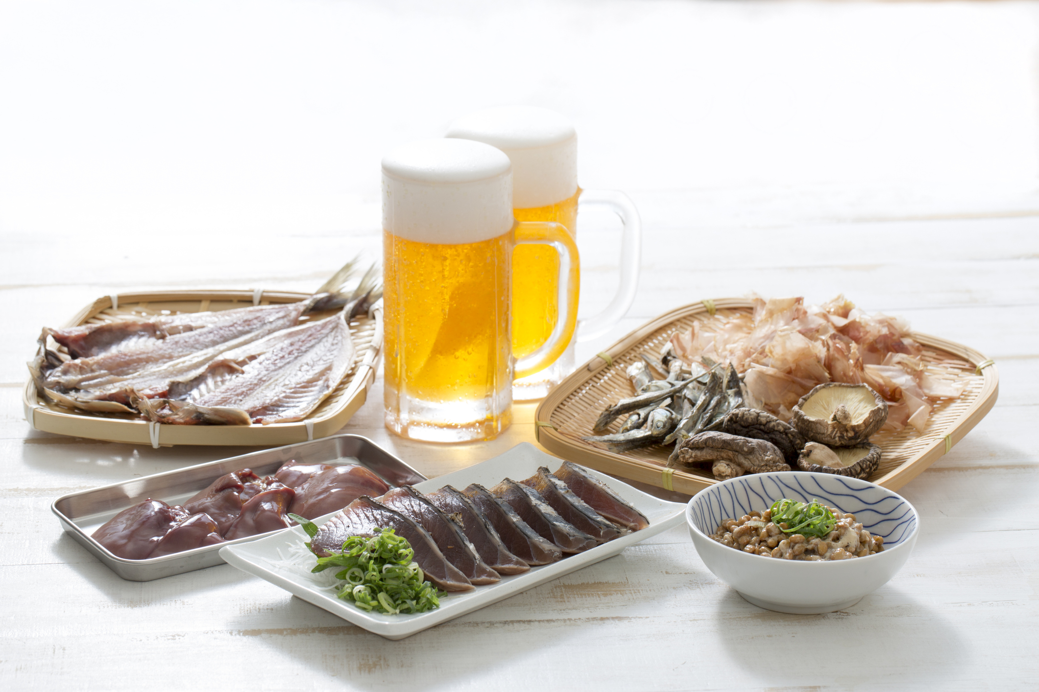 痛風嘌呤為發病因子,尤其要少食高普林量的肉類和海鮮。