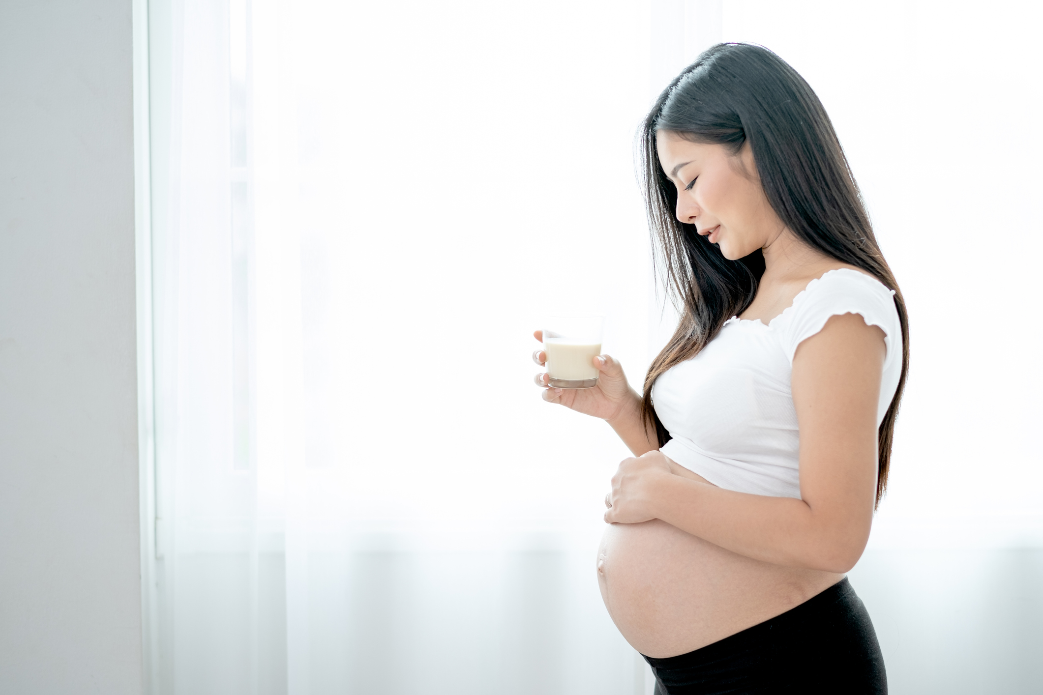 針對懷孕低血壓飲食改善,可以多吃易消化的蛋白類食物,如蛋、雞、魚、乳酪、牛奶等。