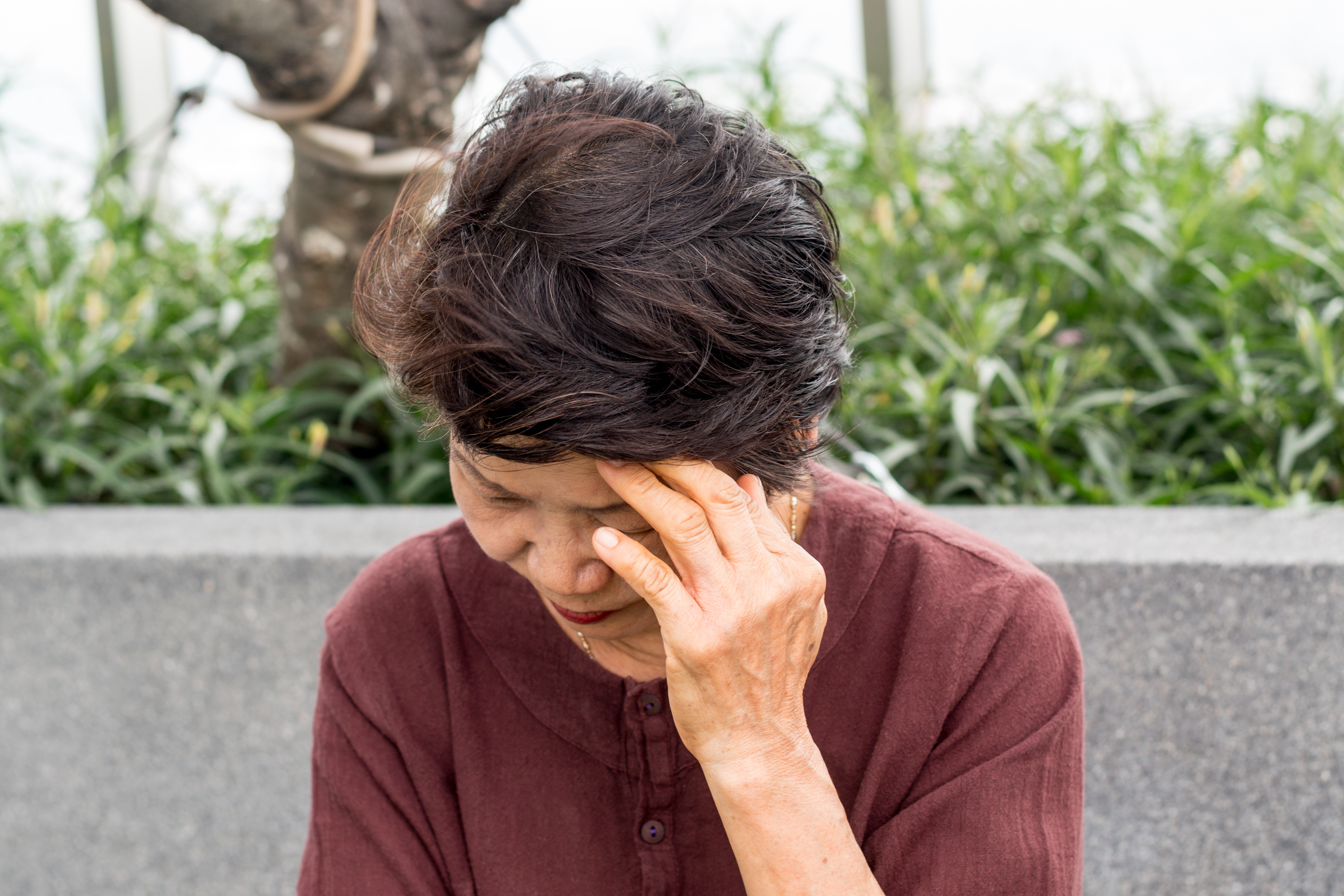 炎熱天氣不時引發周身病痛,若患上偏頭痛、高血壓、濕疹等症狀,除了服食中藥作調理外,還可以嘗試「耳尖放血」。