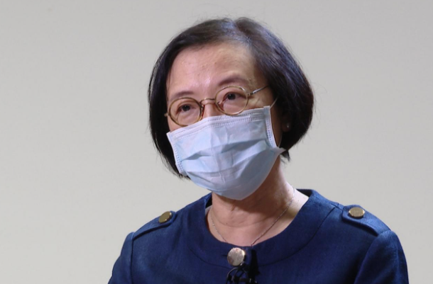 食物及衞生局局長陳肇始今早(1日)解釋,現時的修訂只適用於專科醫生,醫生的質素會有一定保證,希望有助解決人才流失問題。