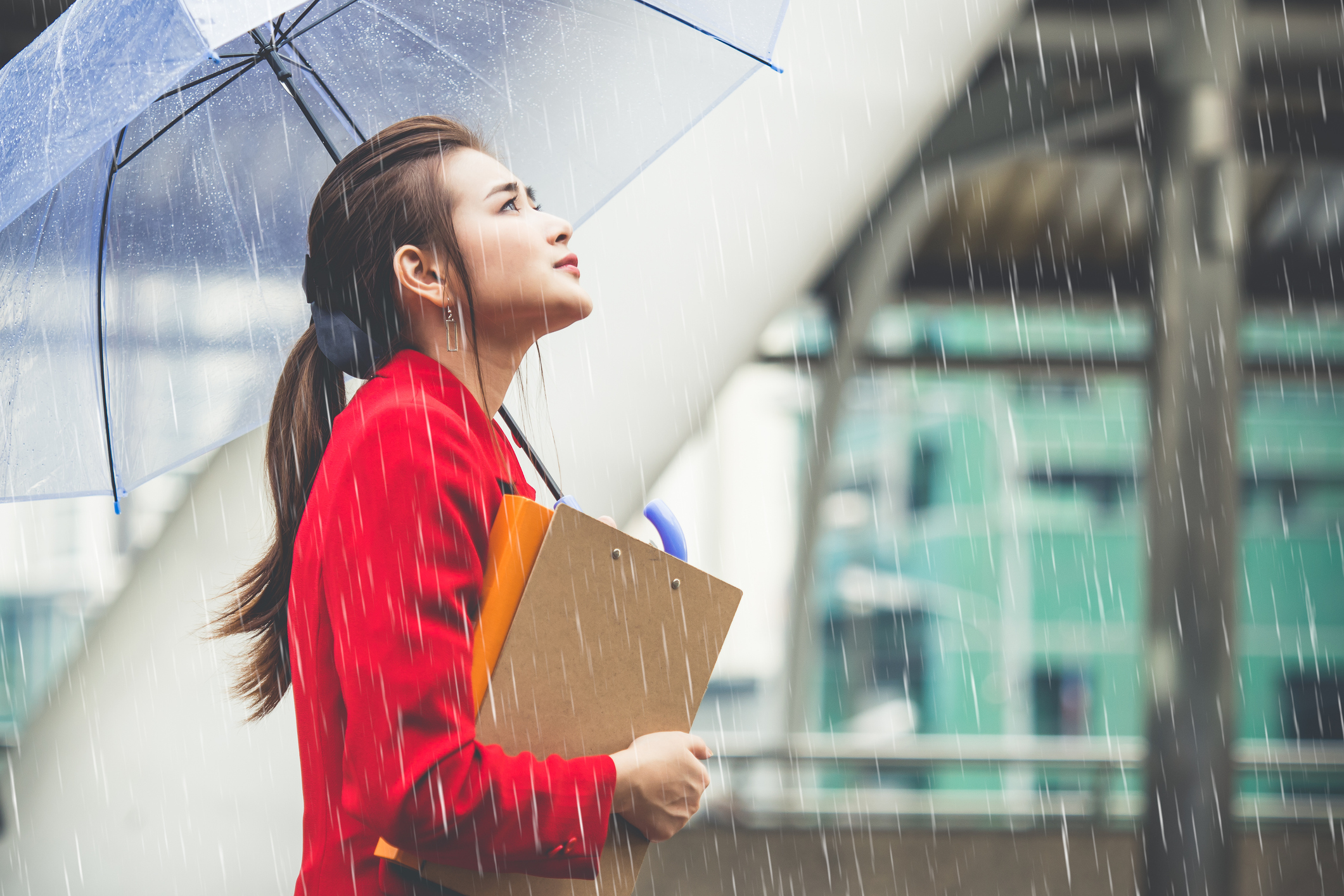 若經常處於侷熱、潮濕的環境,包括炎熱多雨的夏季,亦可提高生癬的風險。