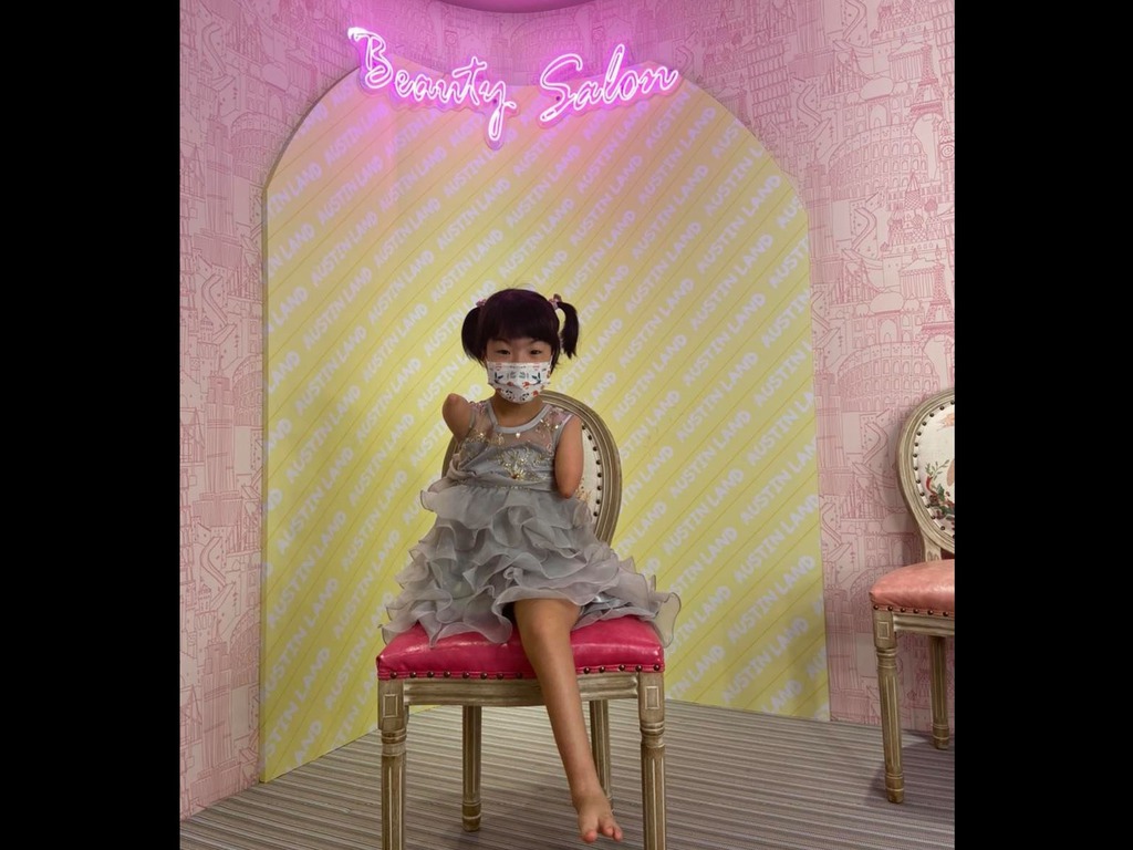 台灣一名8歲女童徐又立天生只有一隻腳,雖然如此,但仍一直樂觀面對。