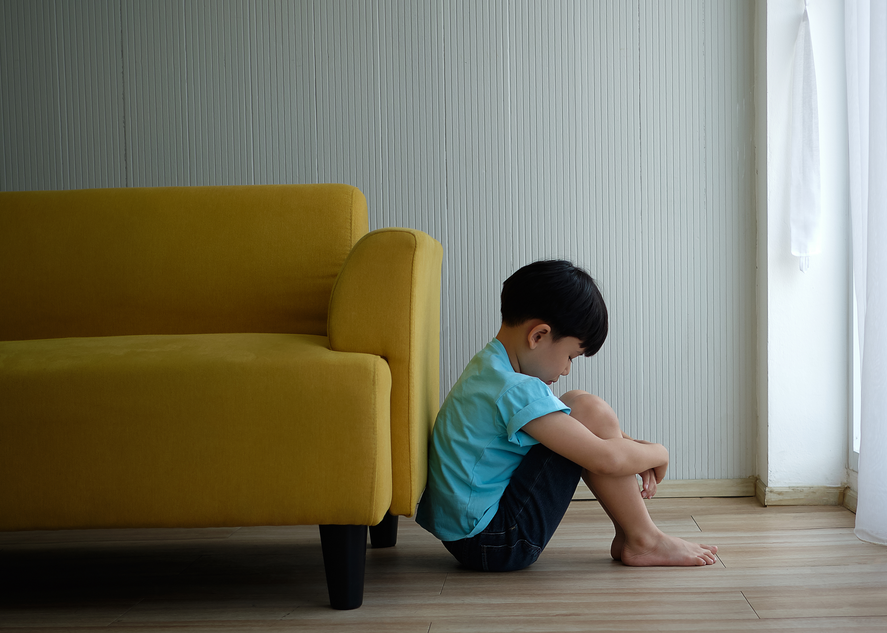 目前醫學上對自閉症成因仍沒明確定論，大多自閉症兒童確診時為3歲。