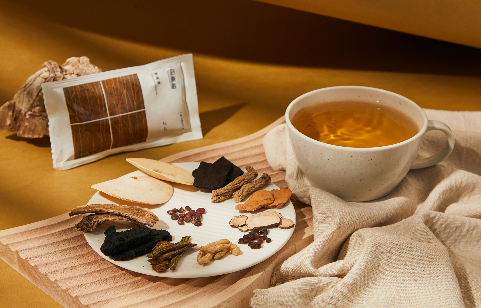 滴雞精不止懷孕對清胎熱有幫助,平日亦可適量飲用作滋陰解燥之用