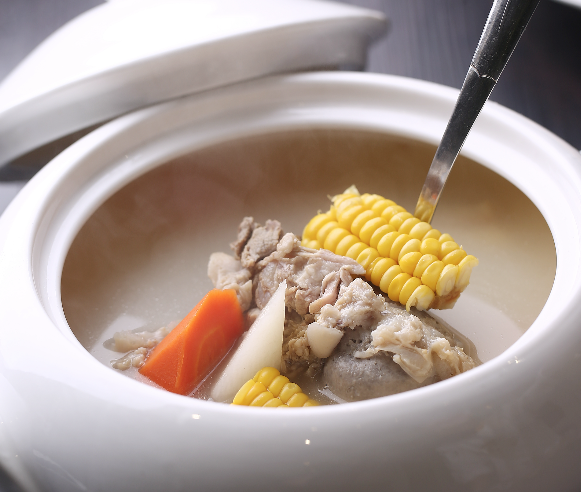 海底椰粟米紅蘿蔔湯有助健脾消食、止咳潤肺、益氣補腎。