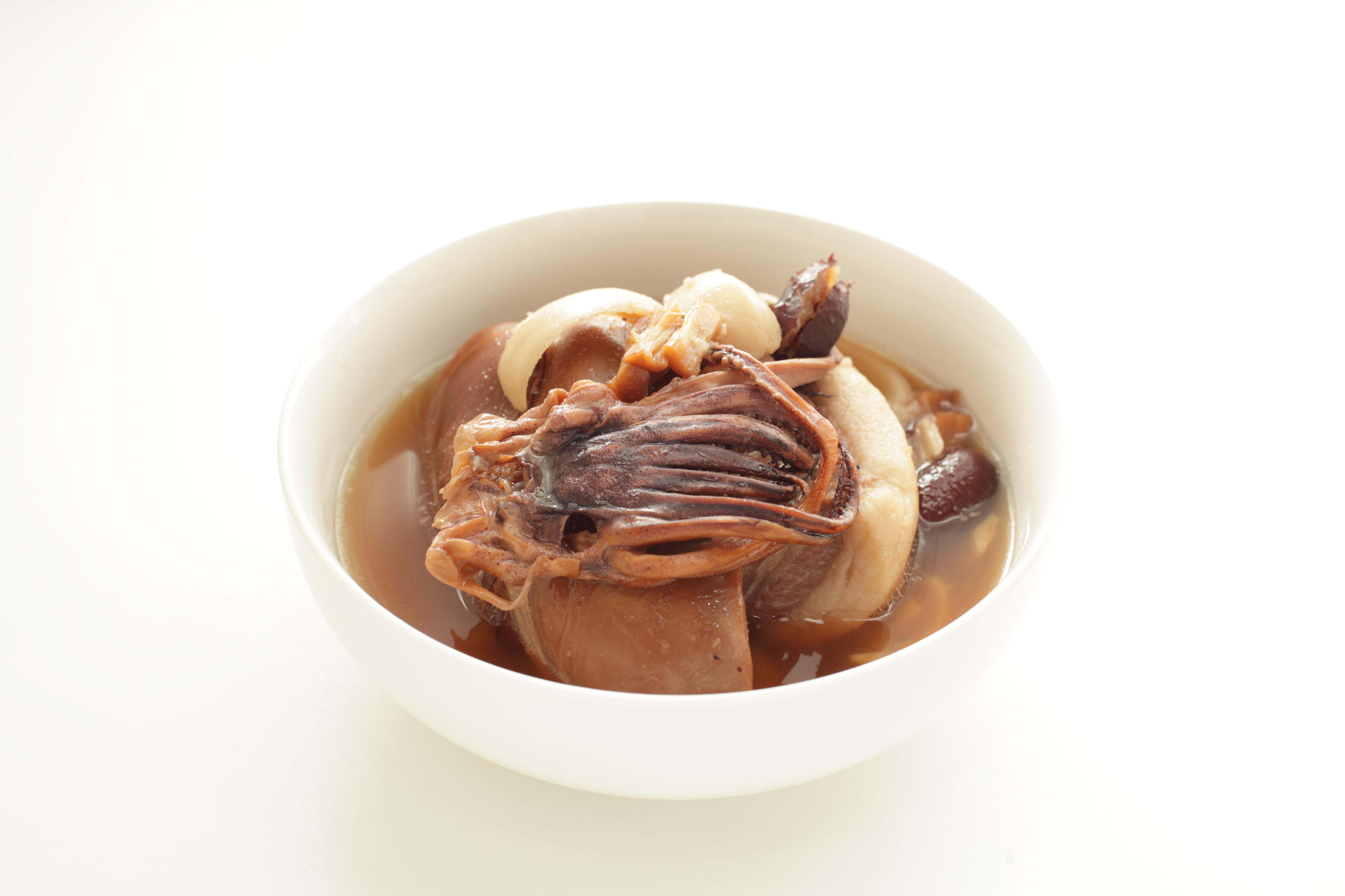 蓮藕章魚響螺湯有補血安神、清肝潤肺、明目功效。