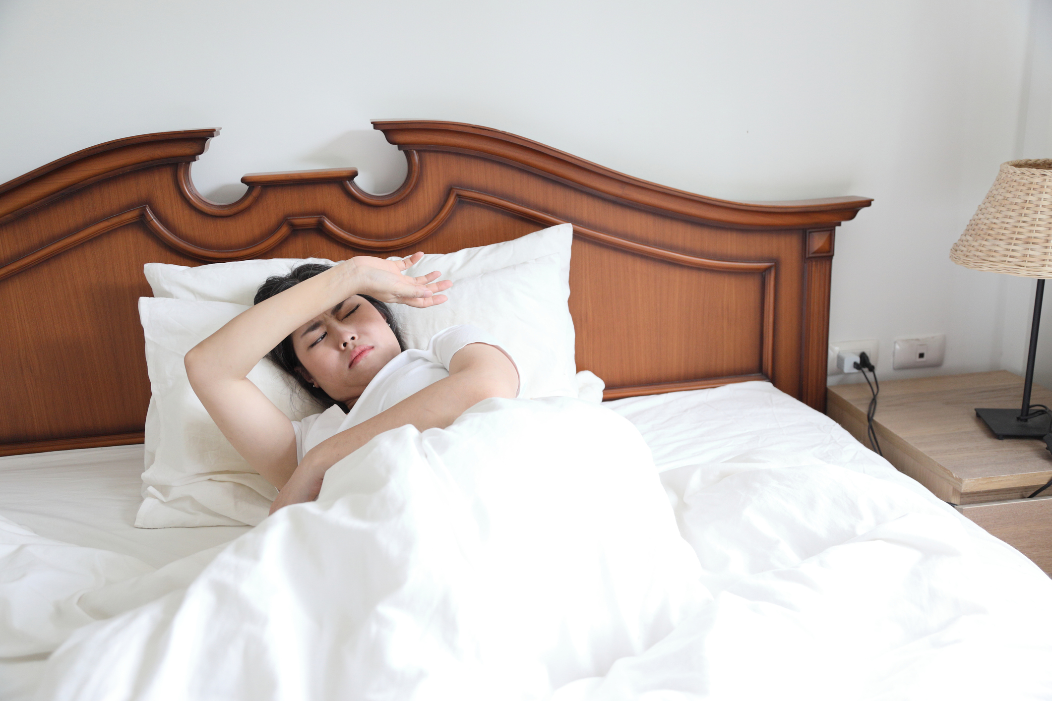 賴床問題一般會伴隨「起床氣」的問題，即是自己覺得不是自然醒，而是被吵醒或叫醒，出現脾氣暴燥。