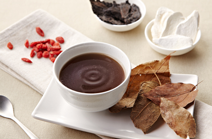 不止懷孕時飲滴雞精,一般想調理身體的女性亦可以飲