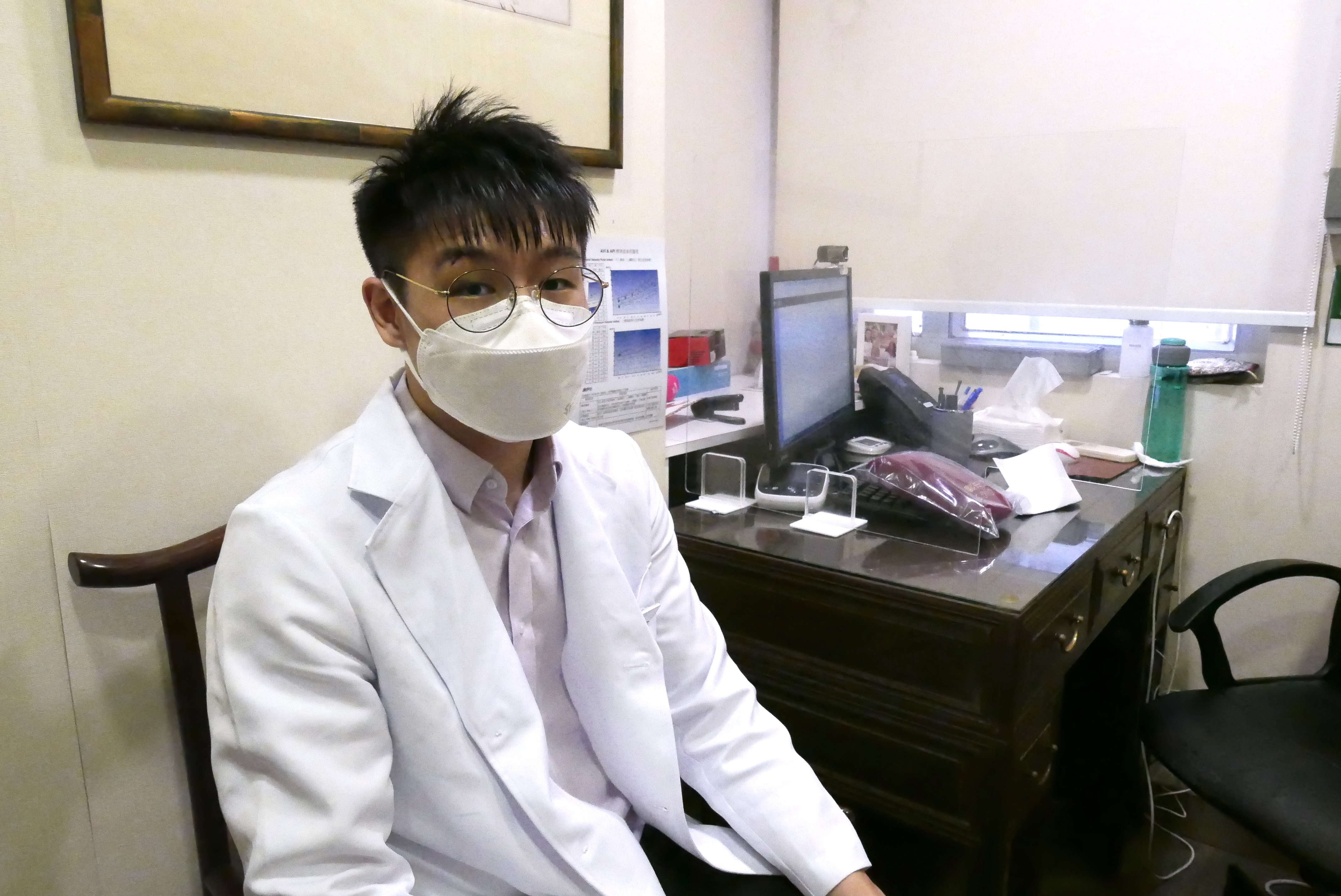 德善堂註冊中醫師方偉傑說，古人認為應該要早睡晚起，故賴床為自然行為。