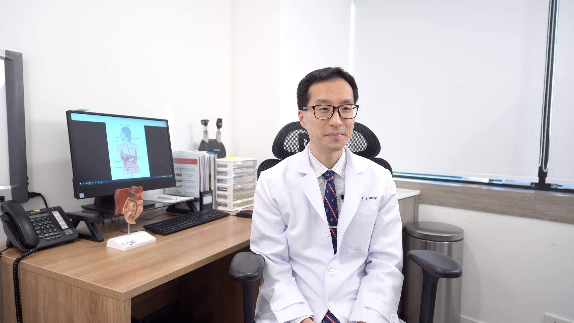 明德國際醫院腸胃肝臟科專科醫生王智滔不建議「餓過飢」後持續不進食。